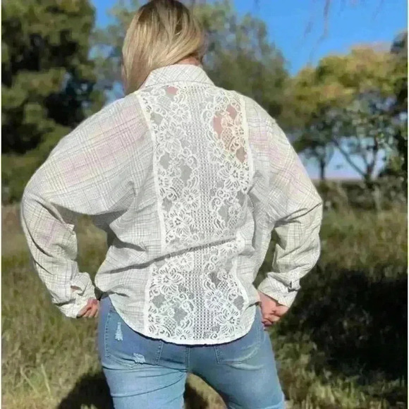 NWT Hem & Thread Boutique blouse top with lace back - Picture 1 of 7